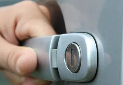 Little Village Locksmith Store Louisville, KY 502-382-4494 - 21-unlock-car